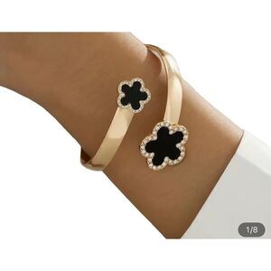 18k Gold plated Lucky Flower Geometric Twisted Cuff Bangle